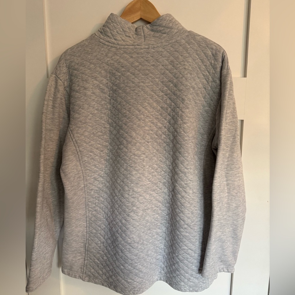 LL Bean Women’s Quilted Gray Sweater - Size Large - Picture 2 of 5
